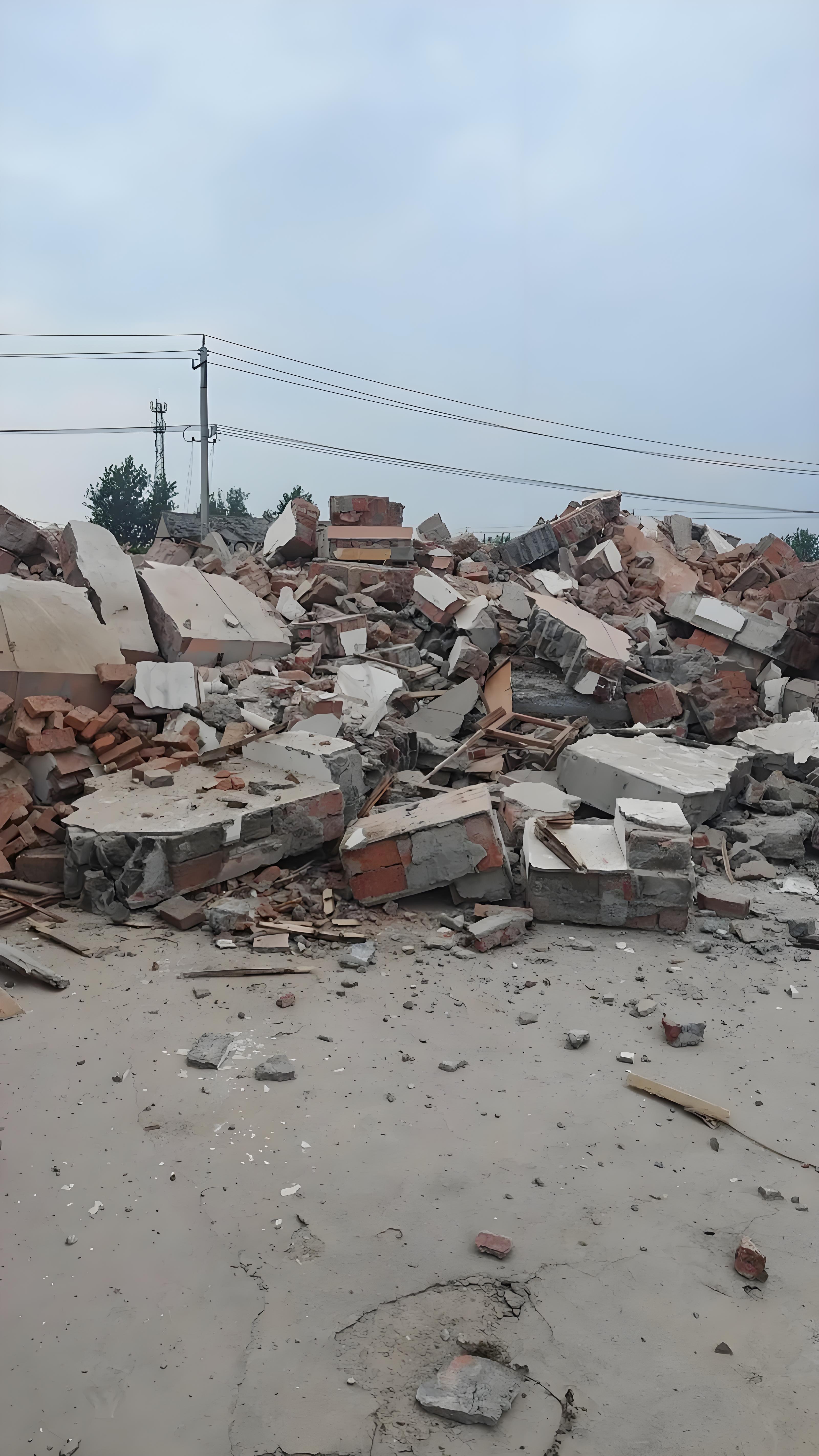 建筑垃圾撕碎機：解決堆積問題的得力助手