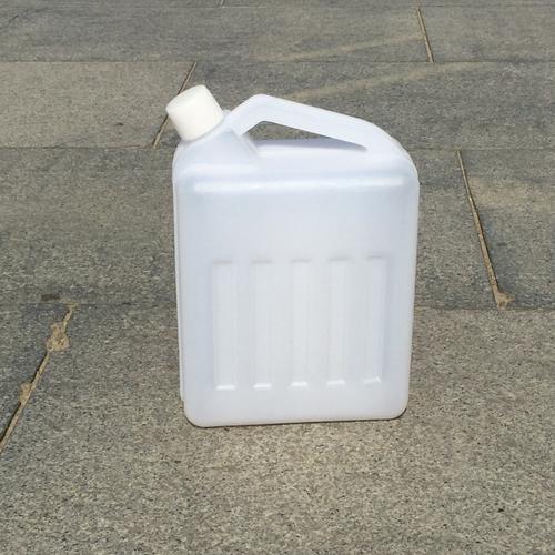 <strong>農村特殊塑料壺，廢棄再生用處多</strong>
